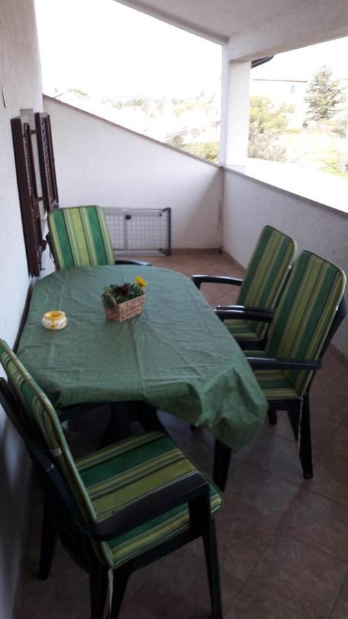 Apartments And Rooms Ana Pomer 217 Bagian luar foto