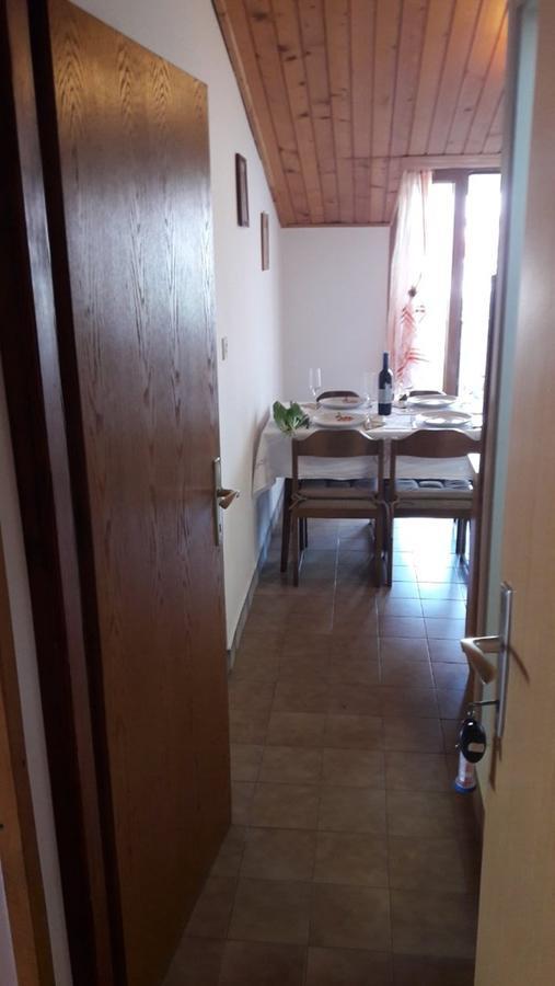 Apartments And Rooms Ana Pomer 217 Bagian luar foto