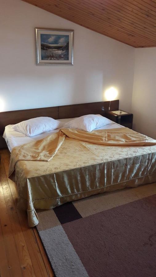 Apartments And Rooms Ana Pomer 217 Bagian luar foto