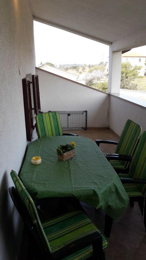 Apartments And Rooms Ana Pomer 217 Bagian luar foto