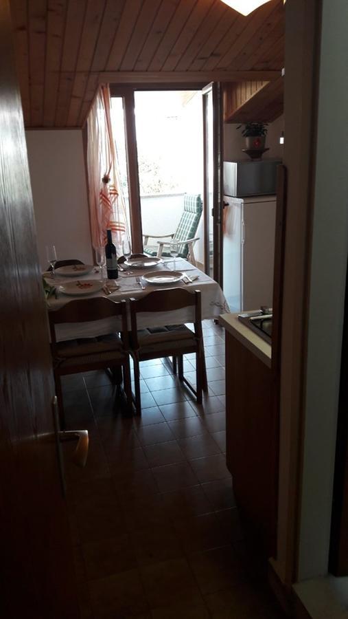 Apartments And Rooms Ana Pomer 217 Bagian luar foto