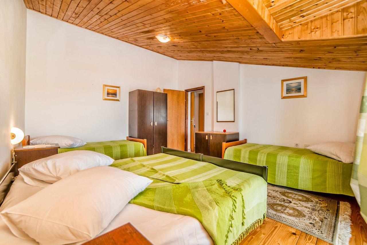 Apartments And Rooms Ana Pomer 217 Bagian luar foto