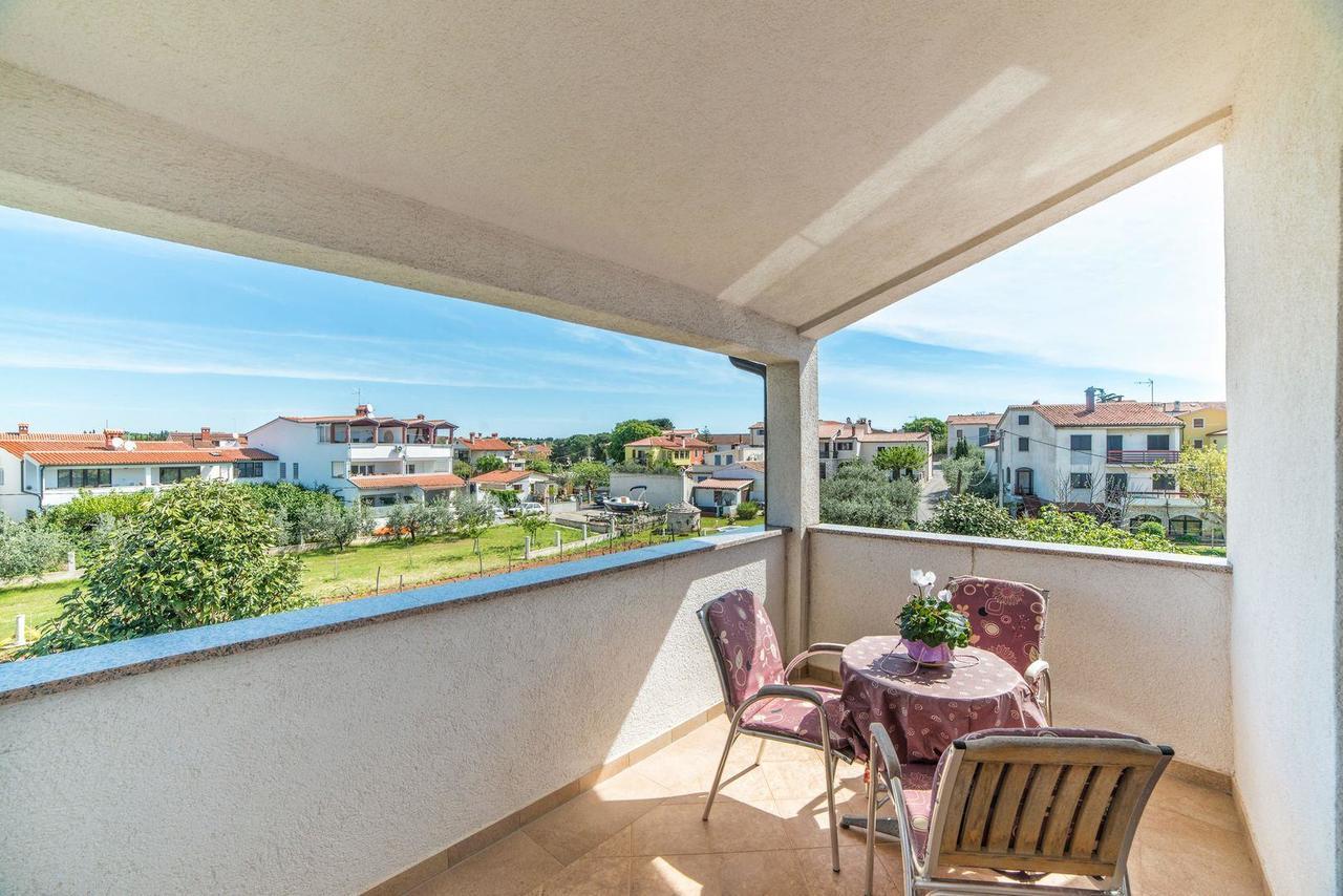 Apartments And Rooms Ana Pomer 217 Bagian luar foto