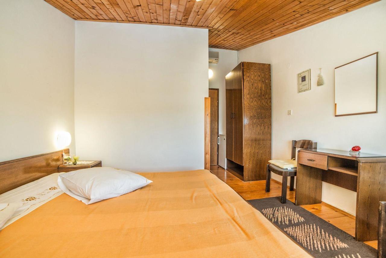 Apartments And Rooms Ana Pomer 217 Bagian luar foto